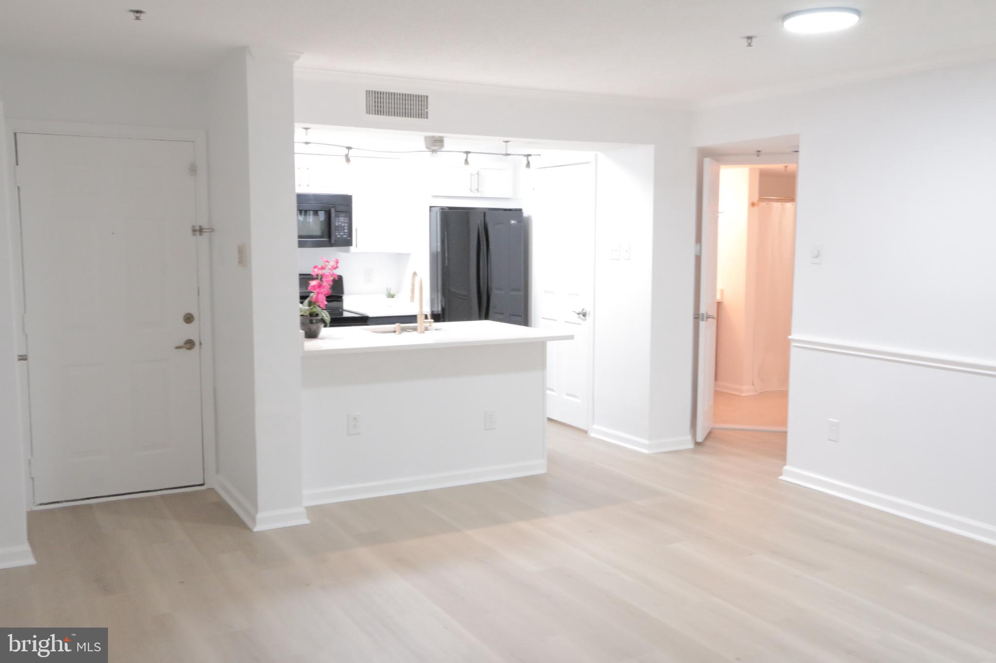 1504 LINCOLN WAY 104