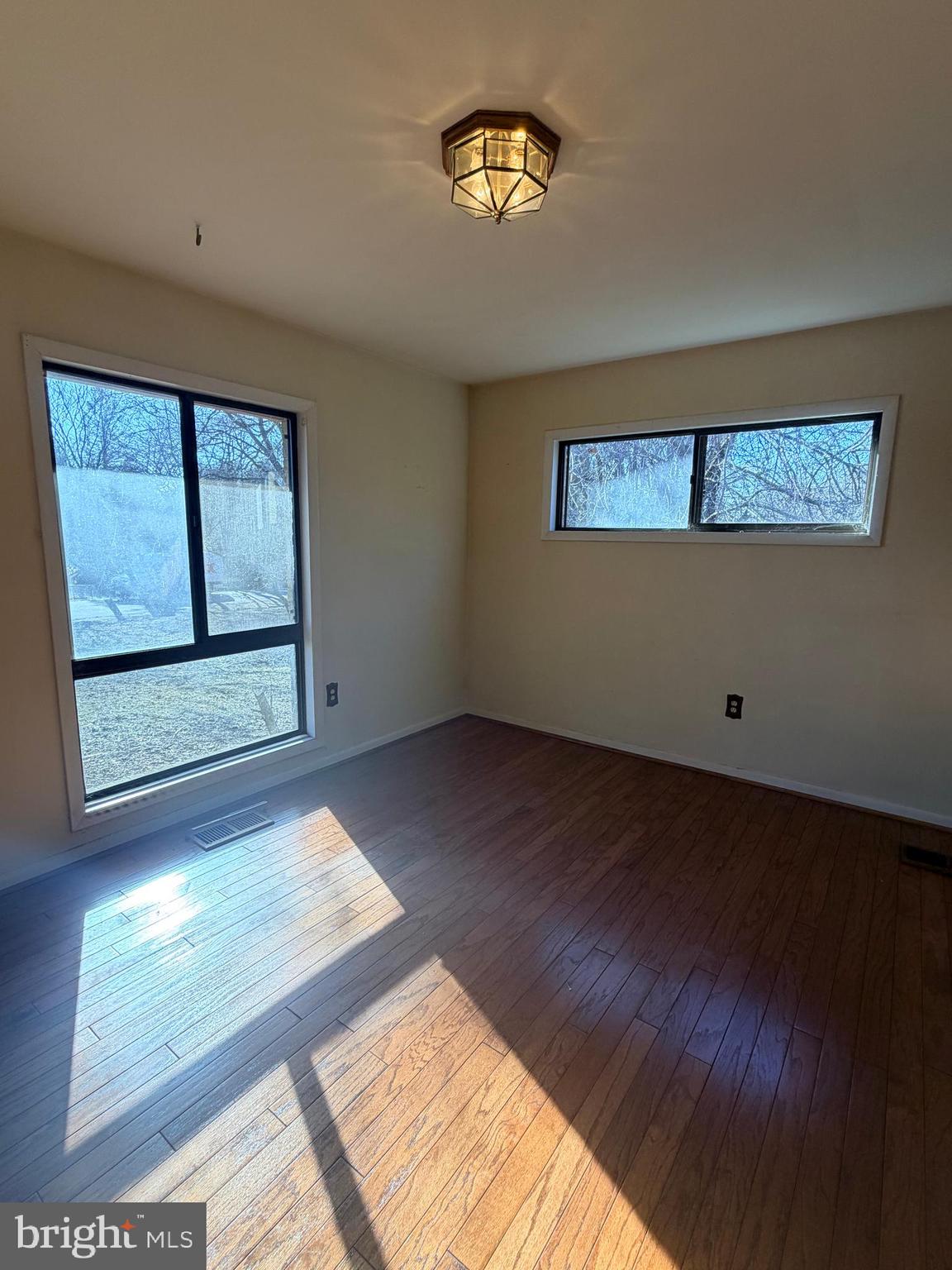 10400 HUNTER RIDGE DRIVE