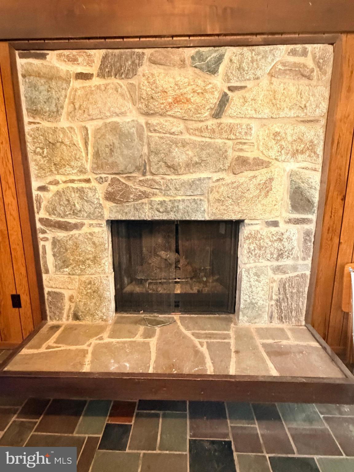 10400 HUNTER RIDGE DRIVE