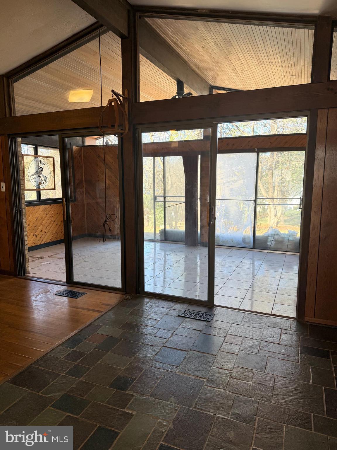 10400 HUNTER RIDGE DRIVE