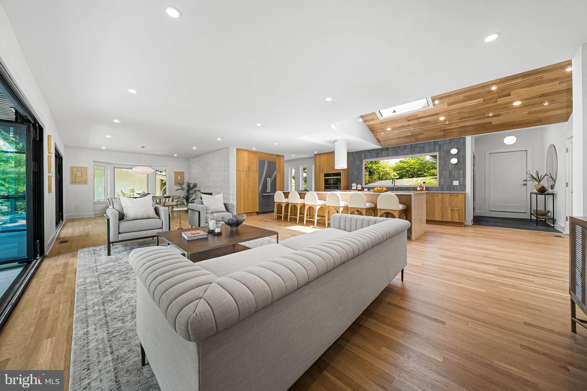 3804 LAKEVIEW TERRACE