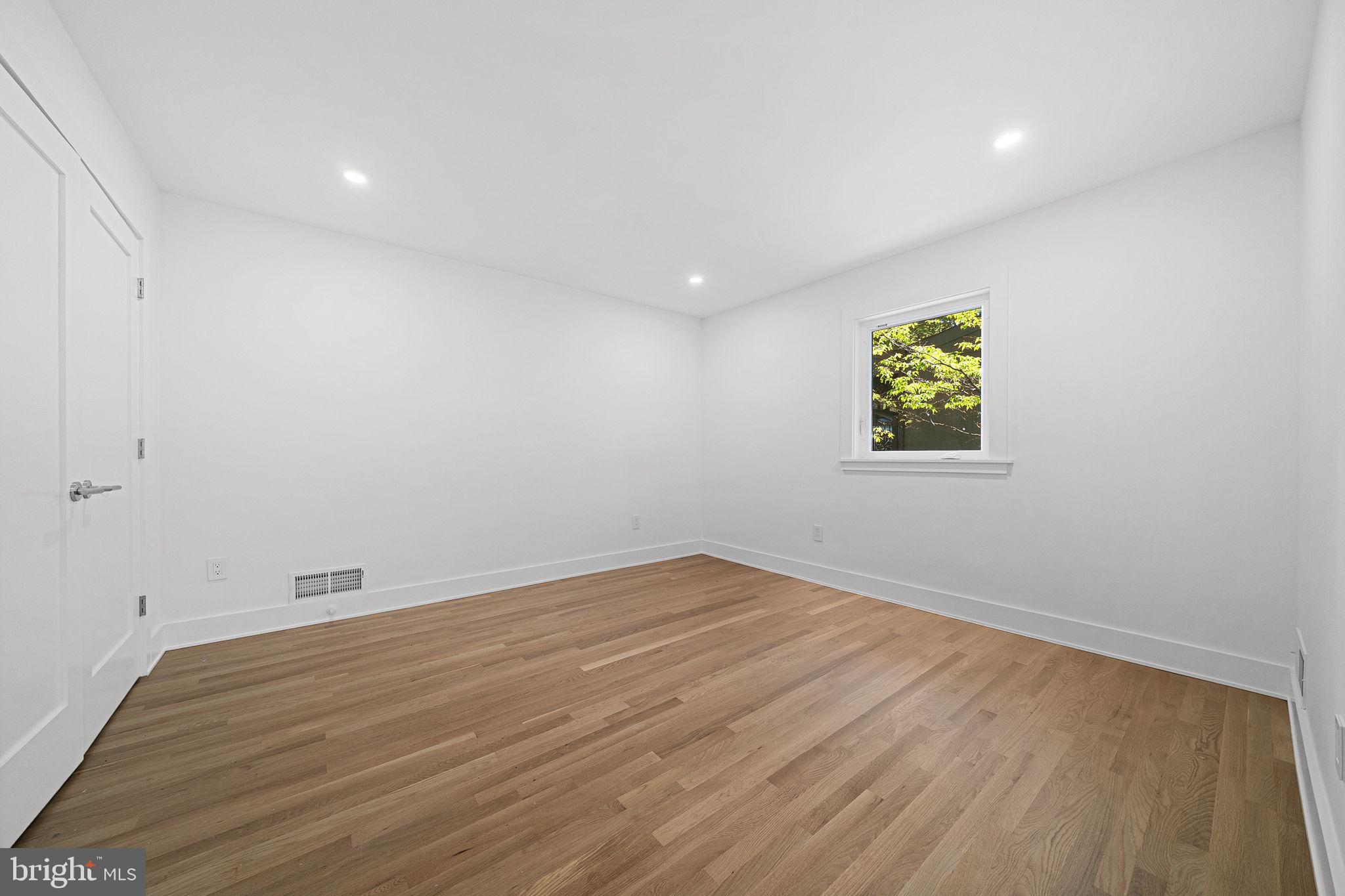 3804 LAKEVIEW TERRACE