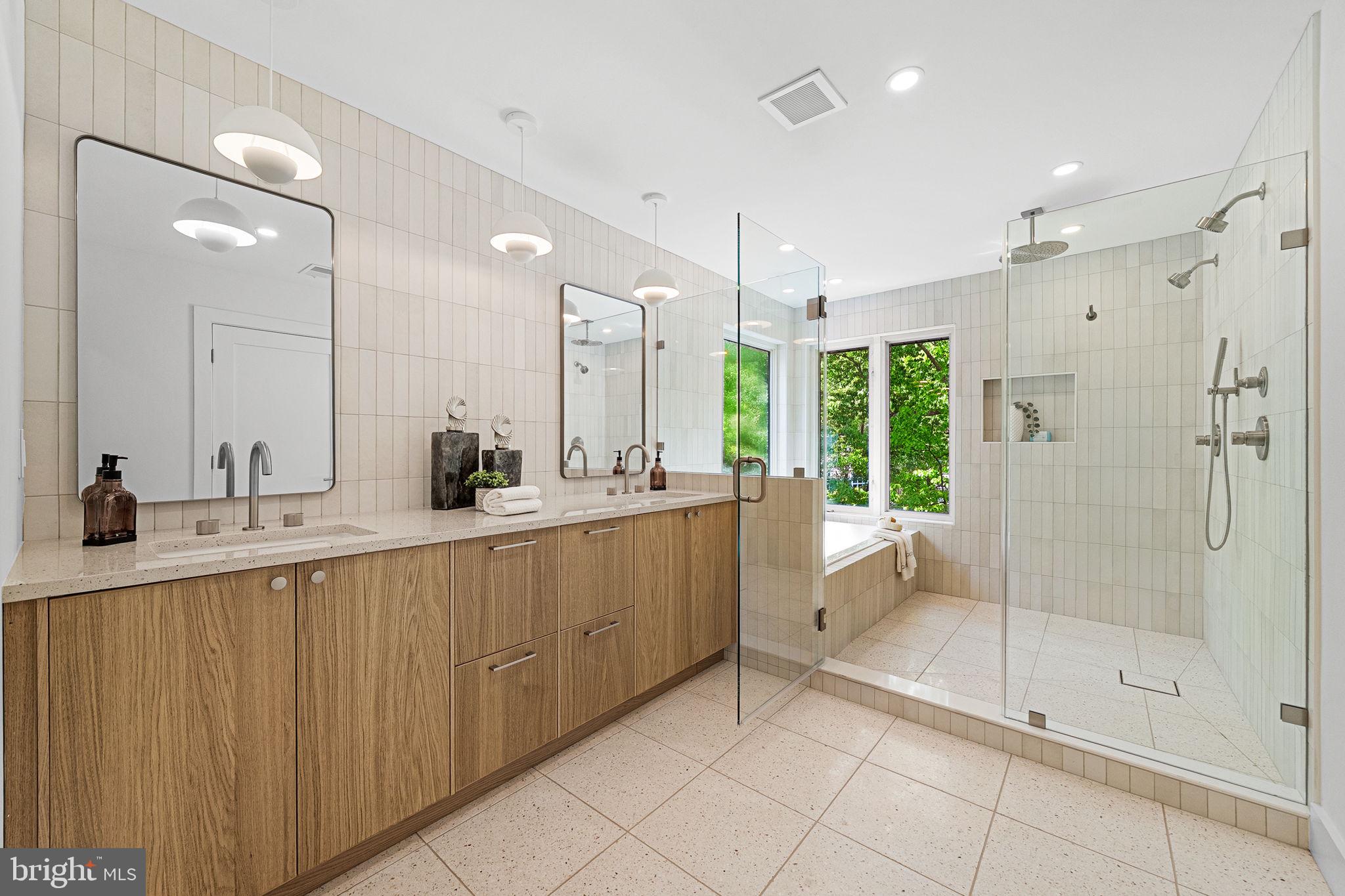 3804 LAKEVIEW TERRACE