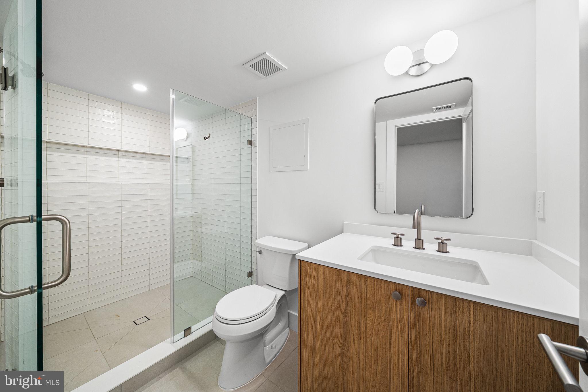 3804 LAKEVIEW TERRACE