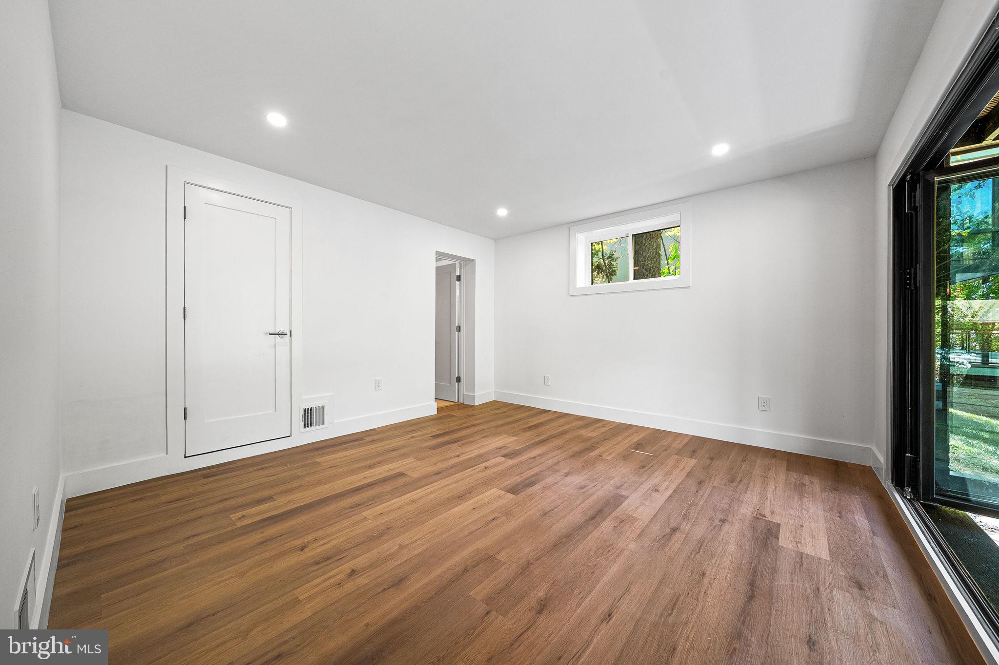 3804 LAKEVIEW TERRACE