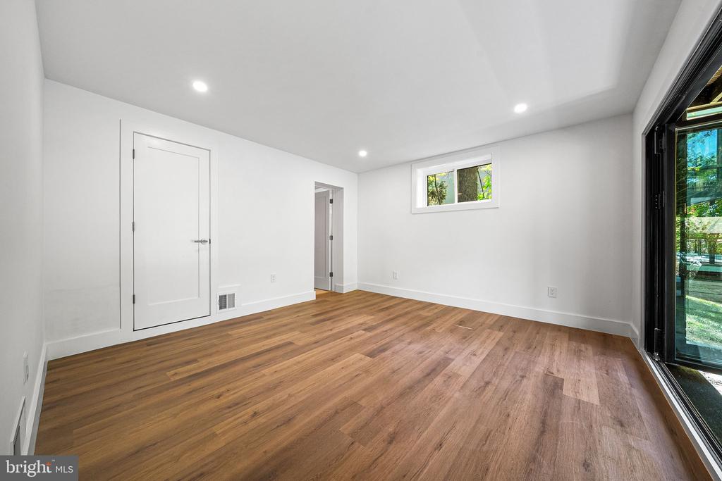 3804 LAKEVIEW TERRACE