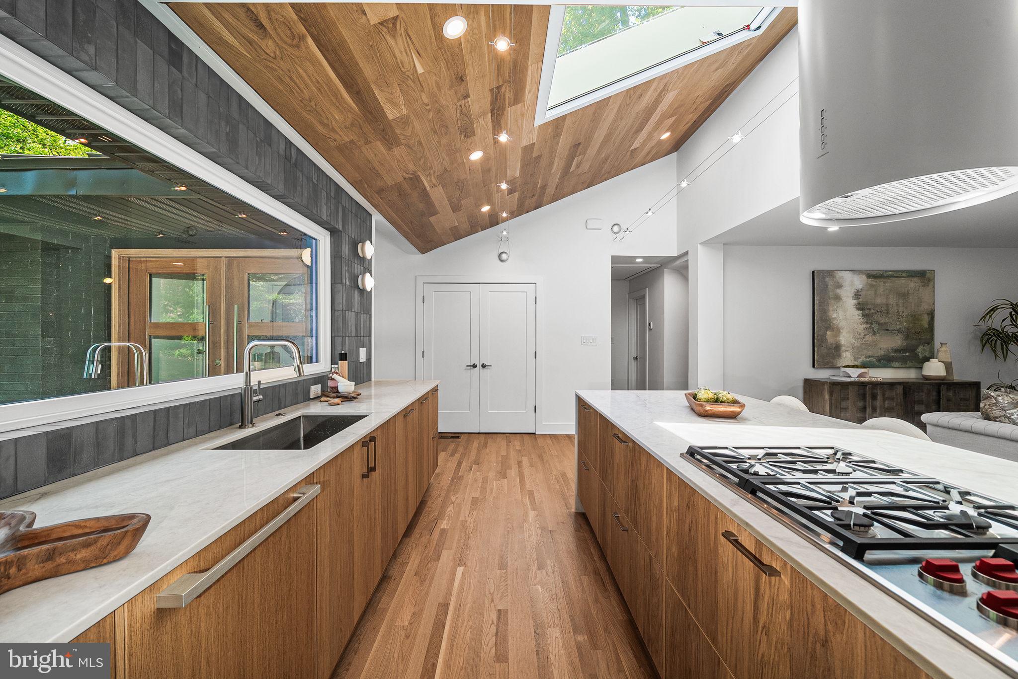 3804 LAKEVIEW TERRACE