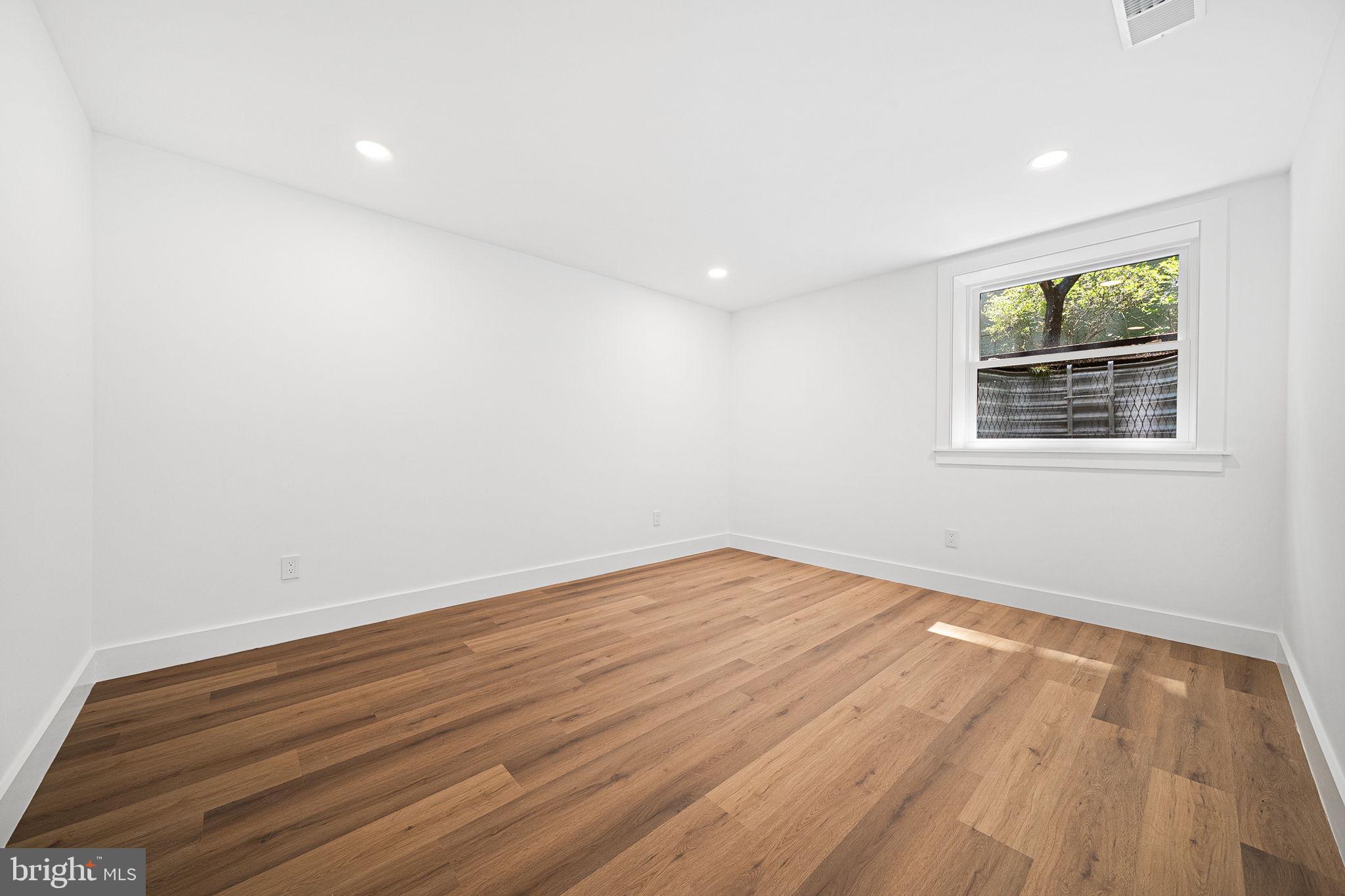 3804 LAKEVIEW TERRACE