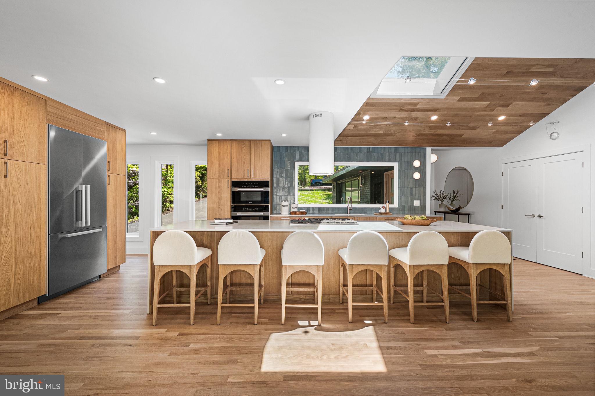 3804 LAKEVIEW TERRACE