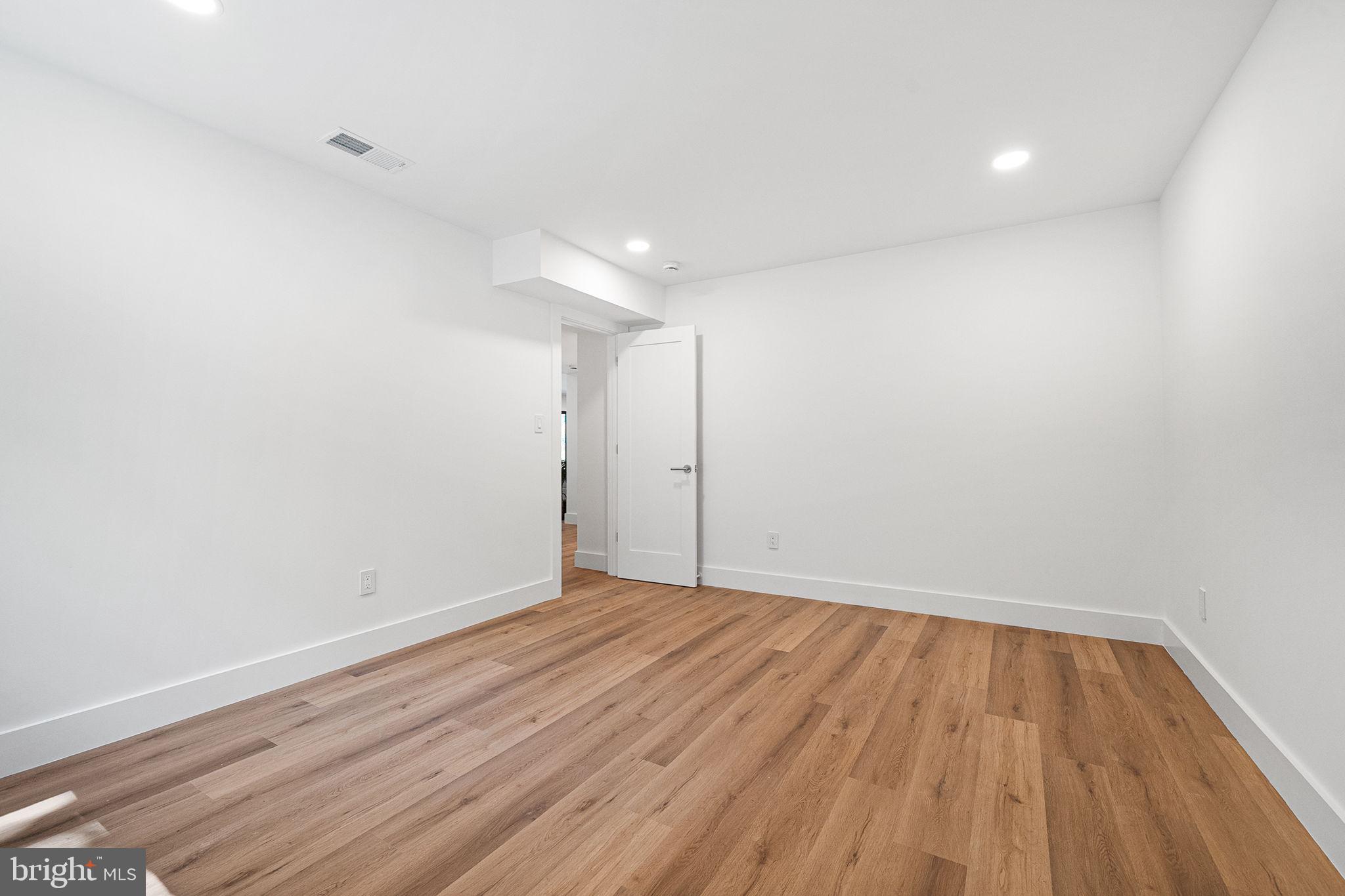 3804 LAKEVIEW TERRACE