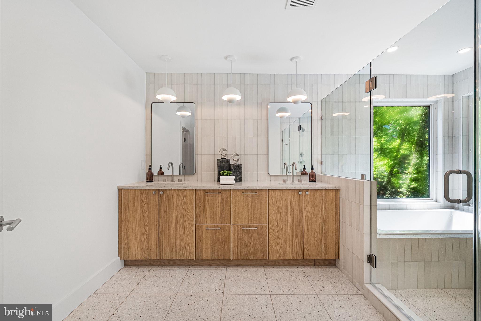 3804 LAKEVIEW TERRACE