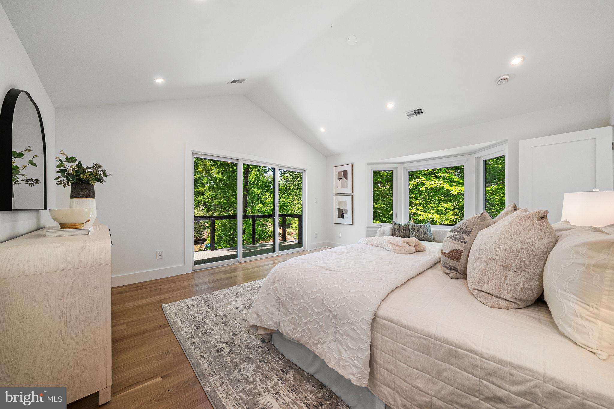 3804 LAKEVIEW TERRACE