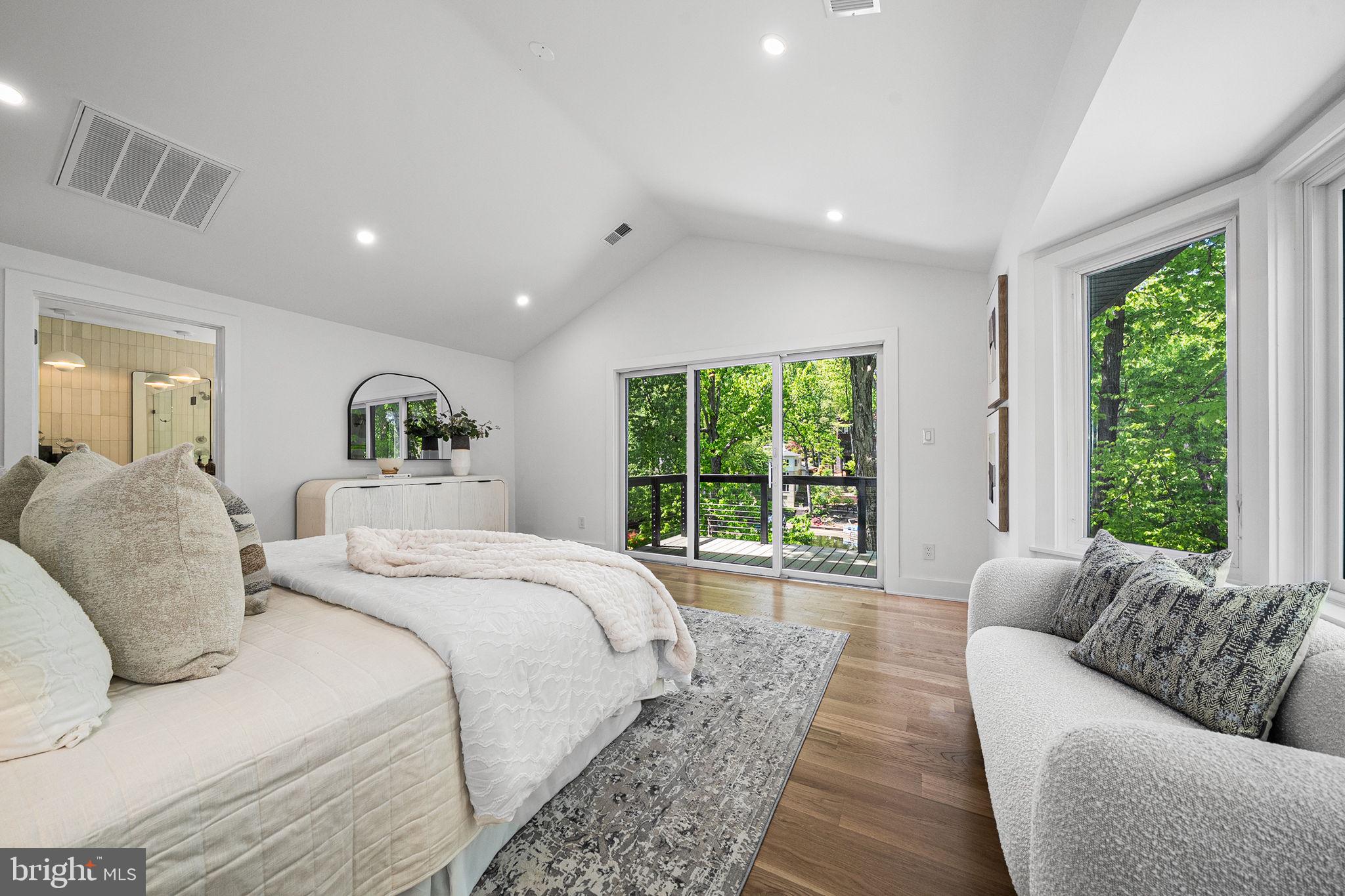 3804 LAKEVIEW TERRACE