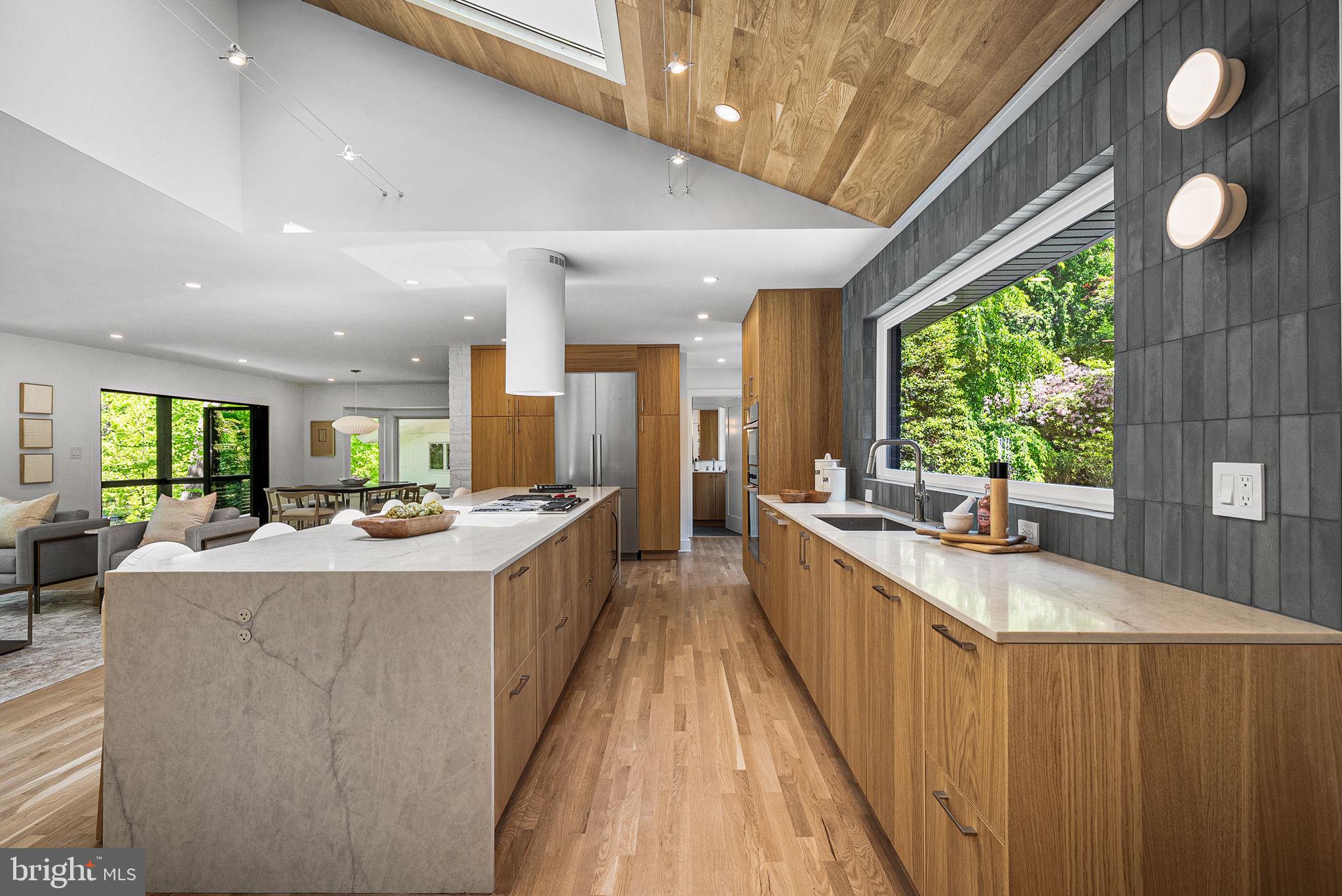 3804 LAKEVIEW TERRACE