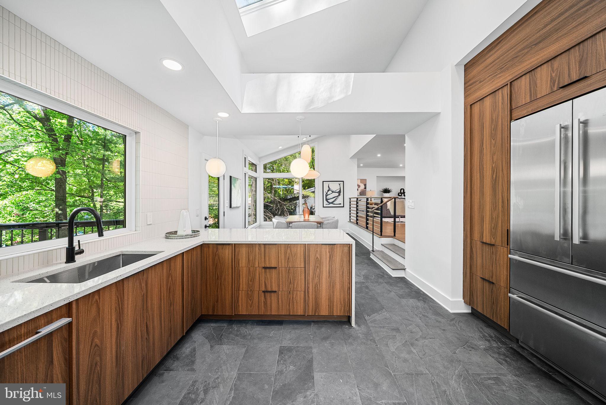 3800 LAKEVIEW TERRACE