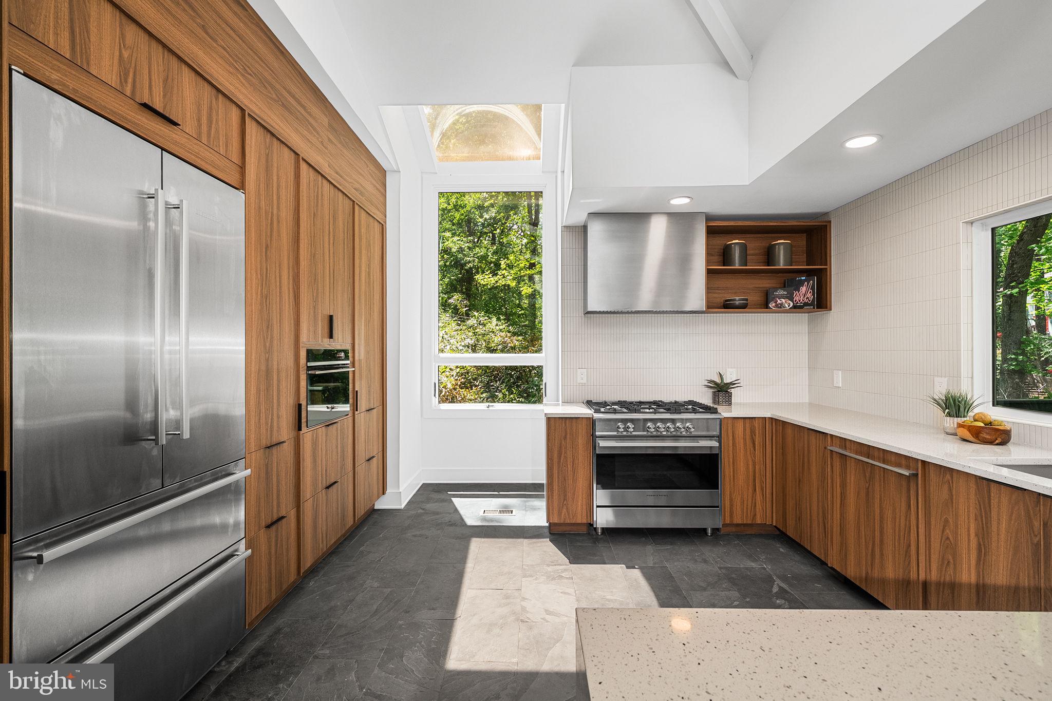 3800 LAKEVIEW TERRACE