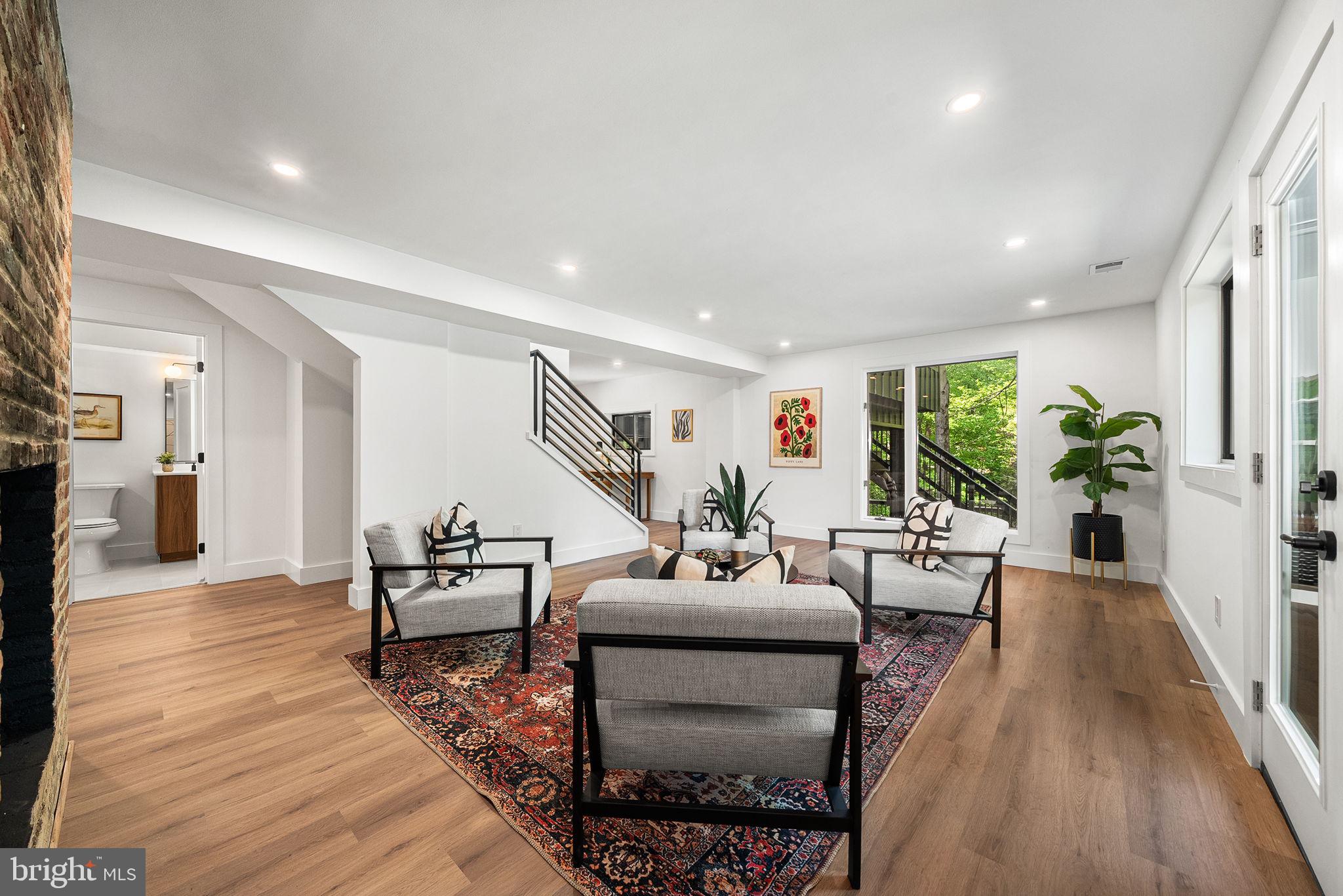 3800 LAKEVIEW TERRACE