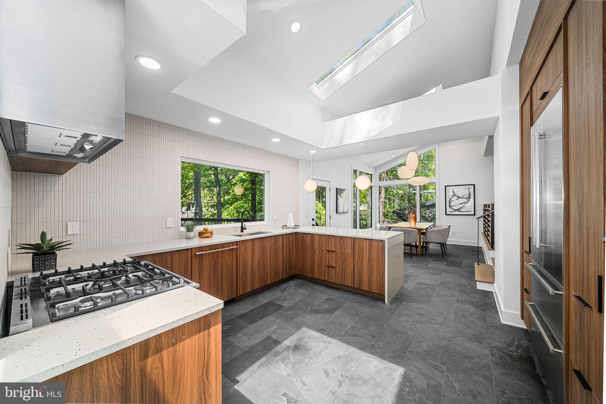 3800 LAKEVIEW TERRACE