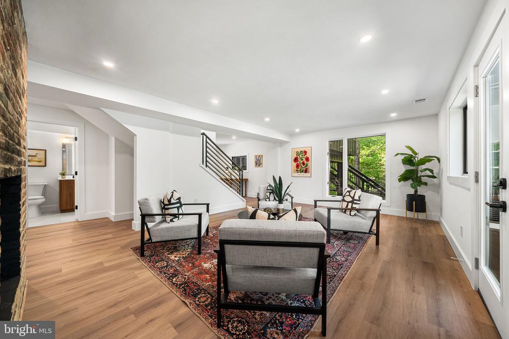 3800 LAKEVIEW TERRACE