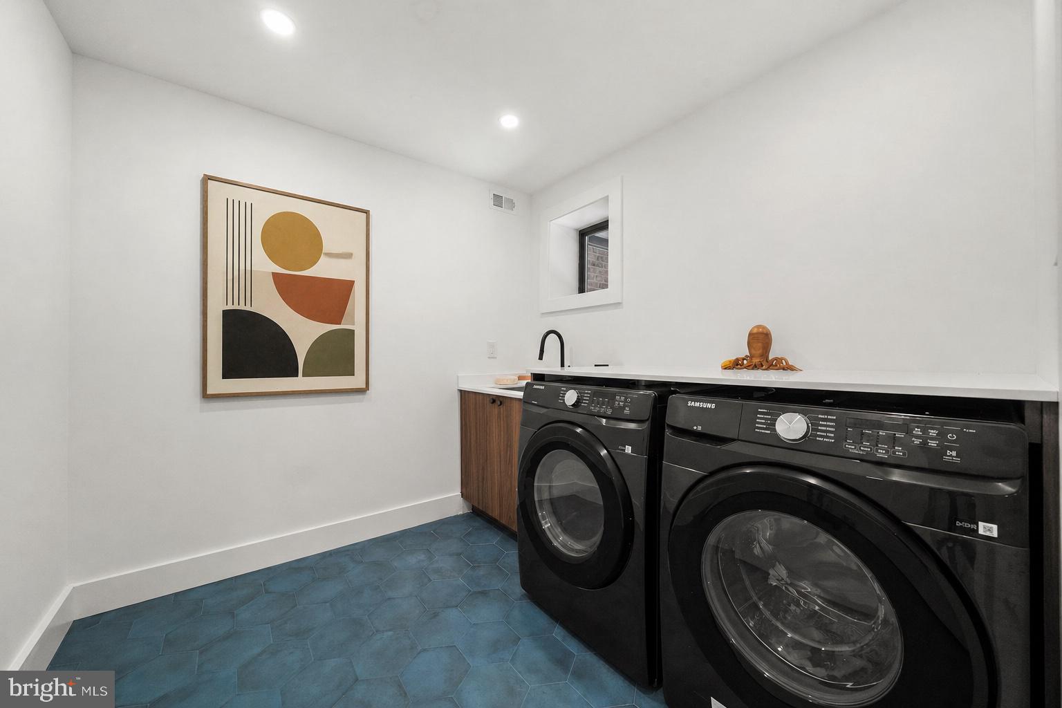 3800 LAKEVIEW TERRACE