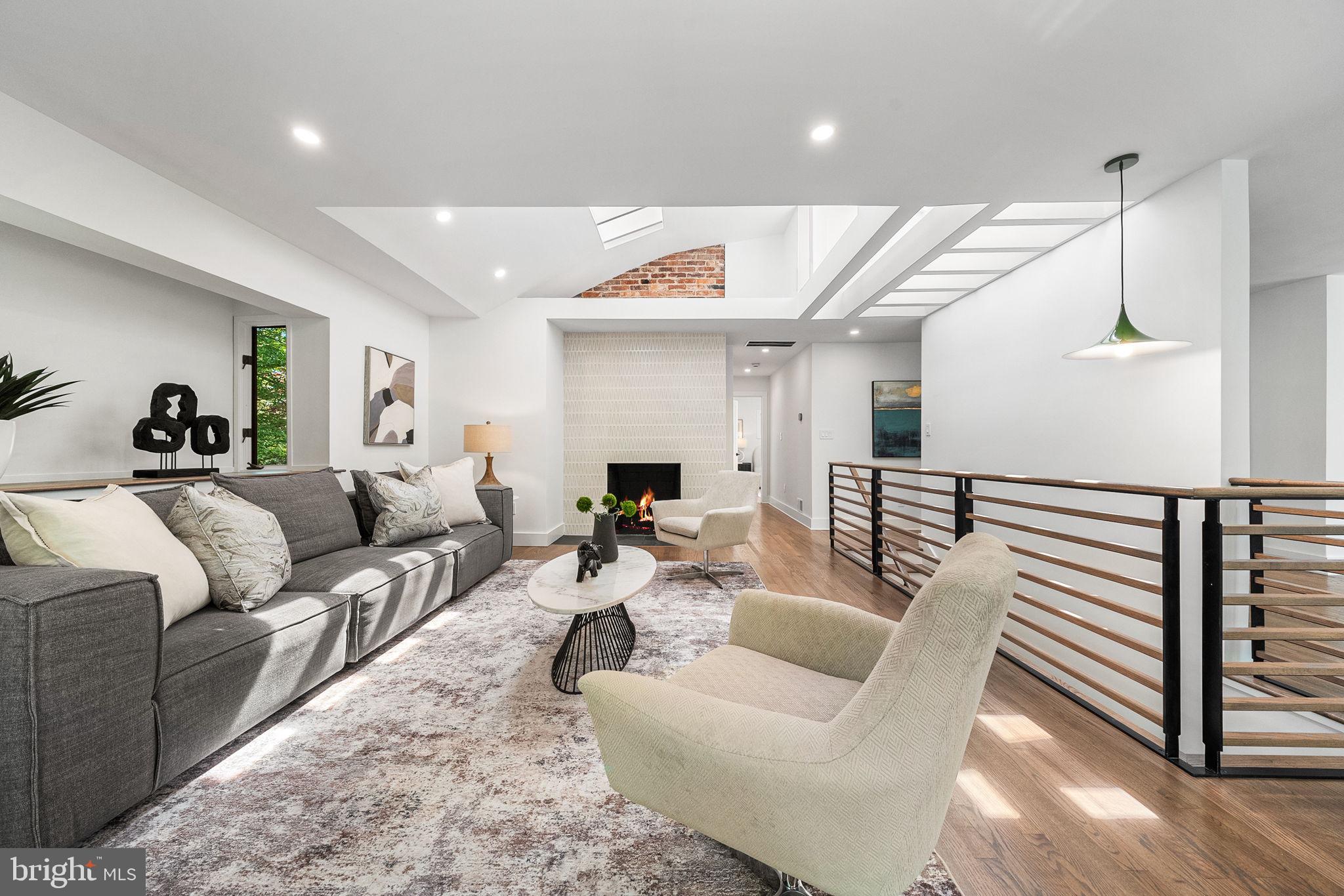 3800 LAKEVIEW TERRACE