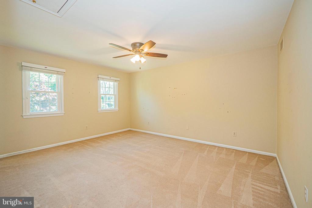 3901 LOCUST LANE