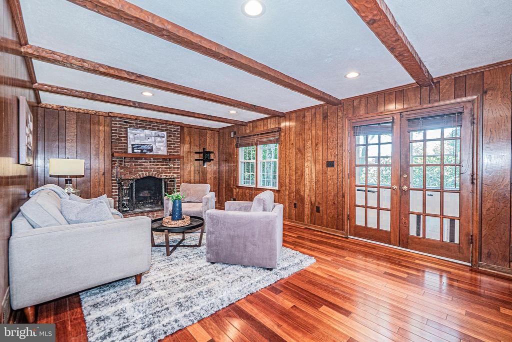 3901 LOCUST LANE