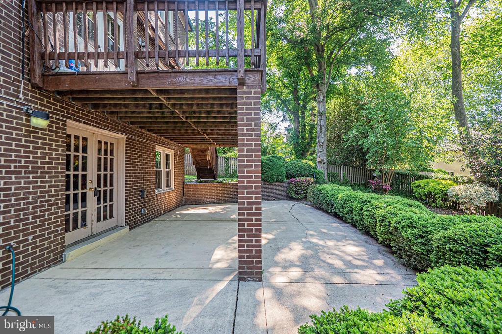3901 LOCUST LANE
