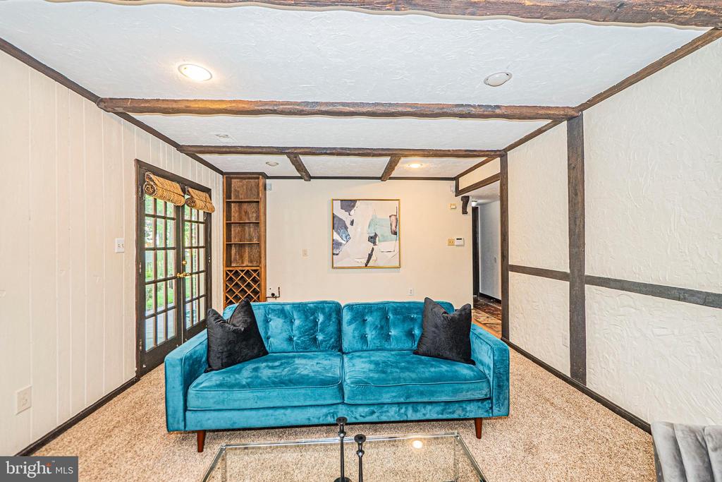3901 LOCUST LANE