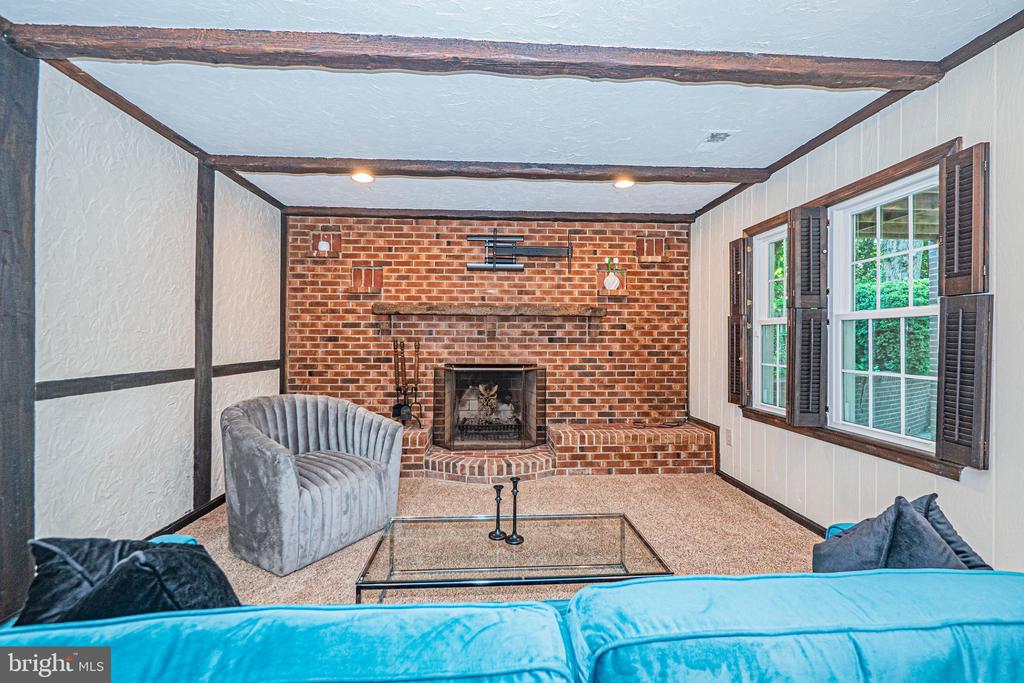 3901 LOCUST LANE
