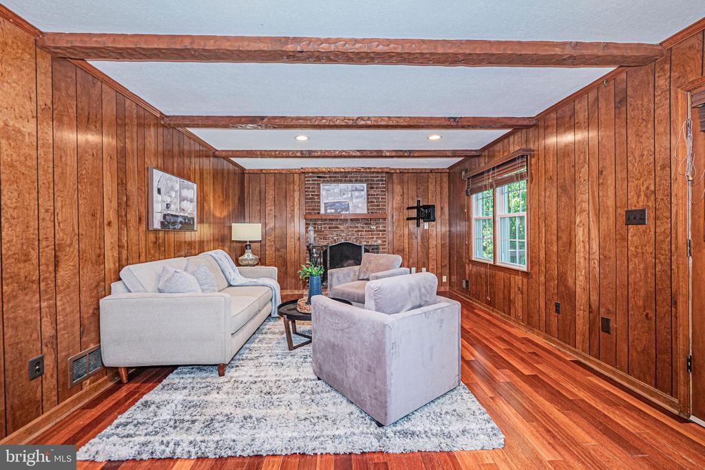 3901 LOCUST LANE