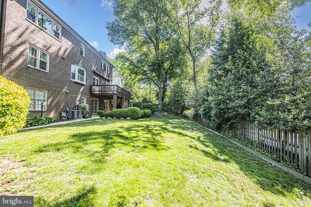 3901 LOCUST LANE