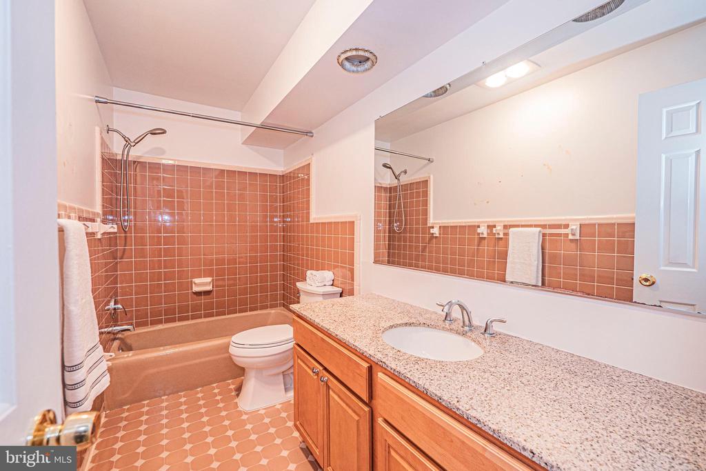 3901 LOCUST LANE