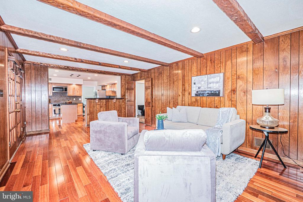 3901 LOCUST LANE