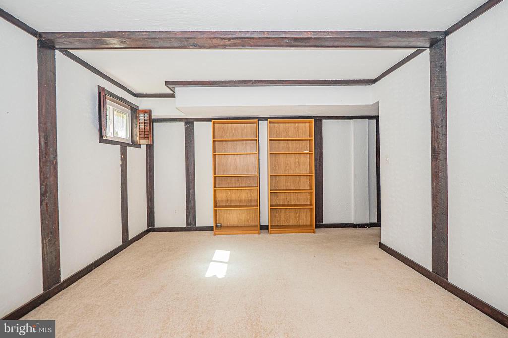 3901 LOCUST LANE