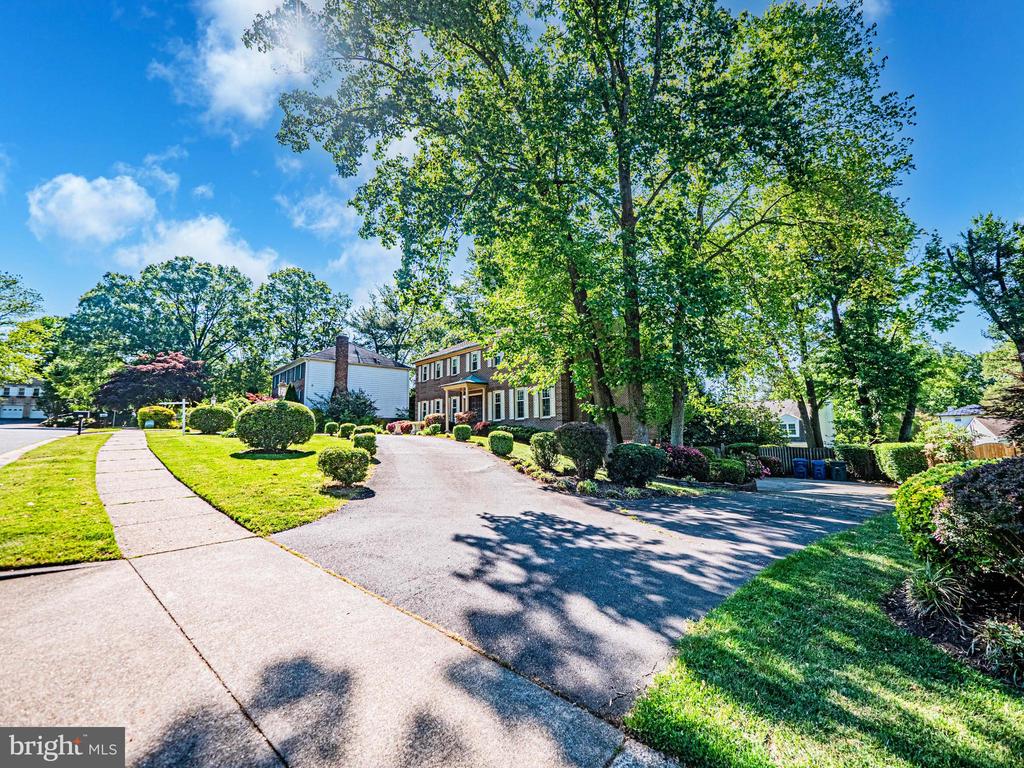 3901 LOCUST LANE