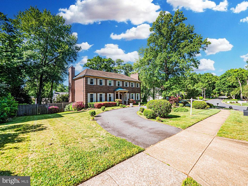 3901 LOCUST LANE