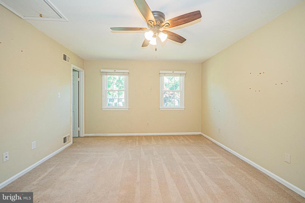 3901 LOCUST LANE