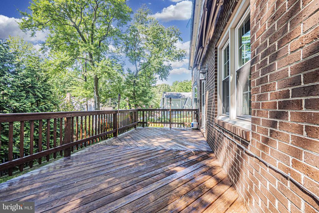 3901 LOCUST LANE