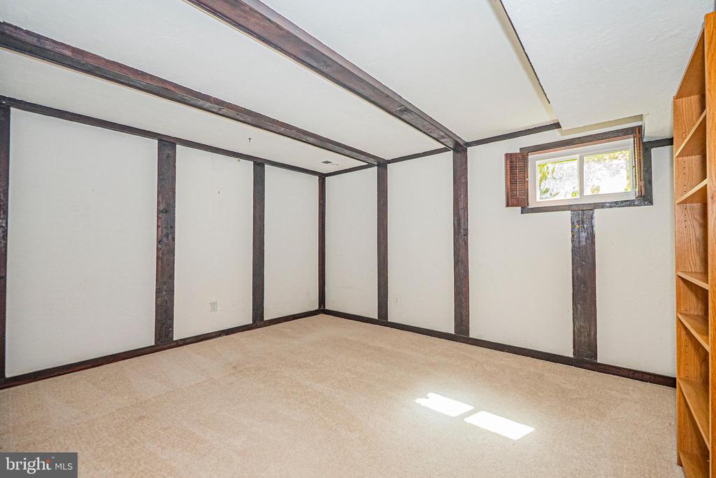 3901 LOCUST LANE