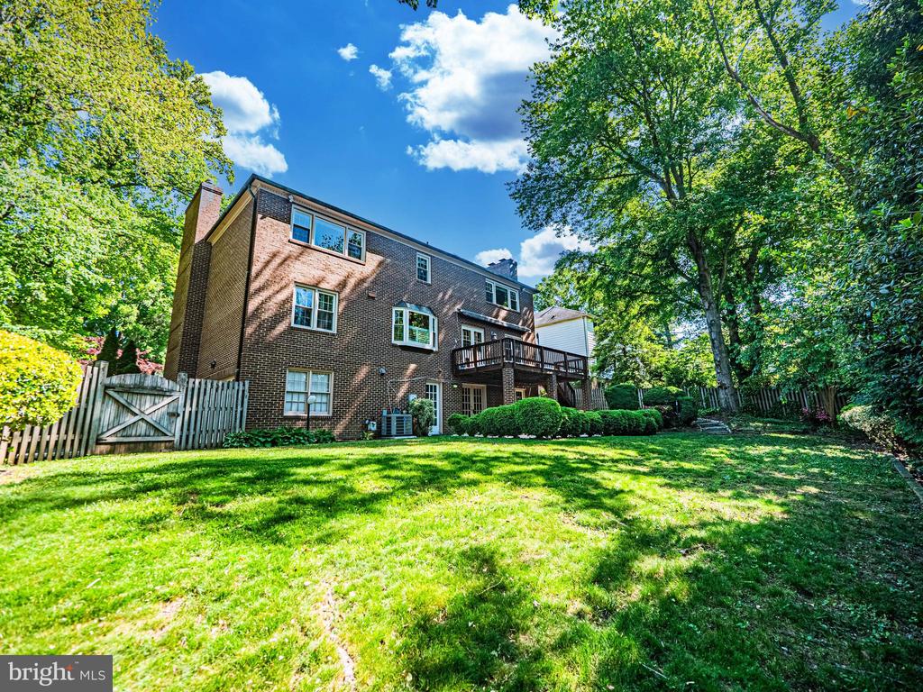 3901 LOCUST LANE