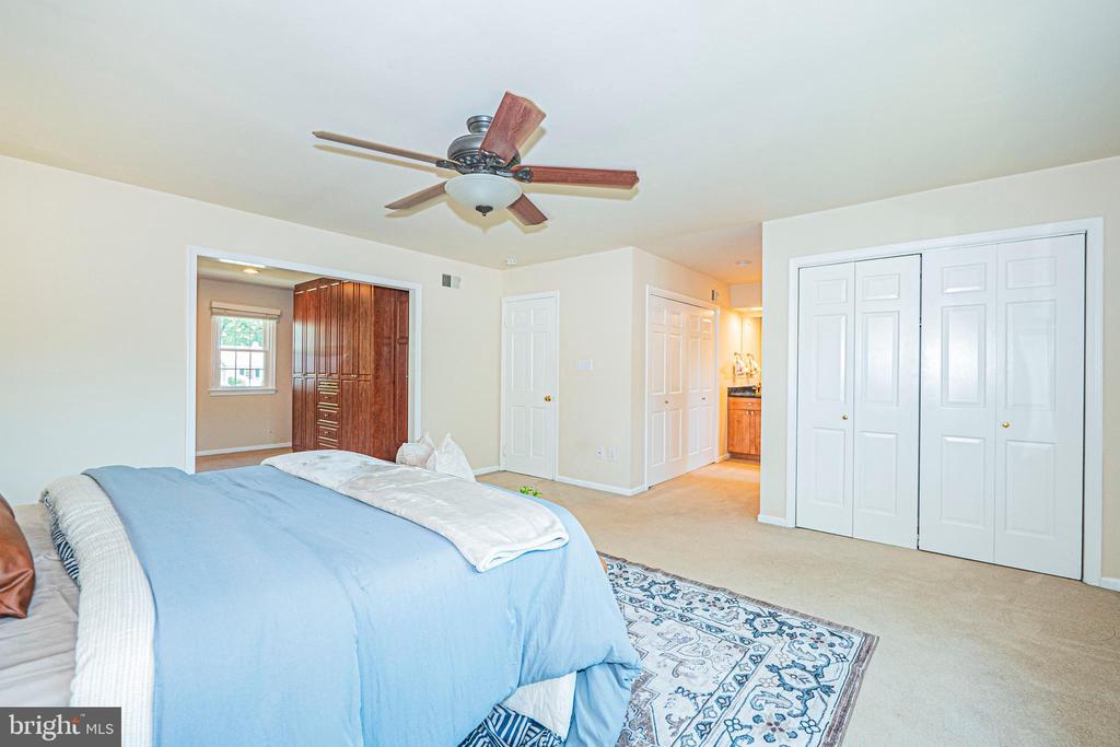 3901 LOCUST LANE