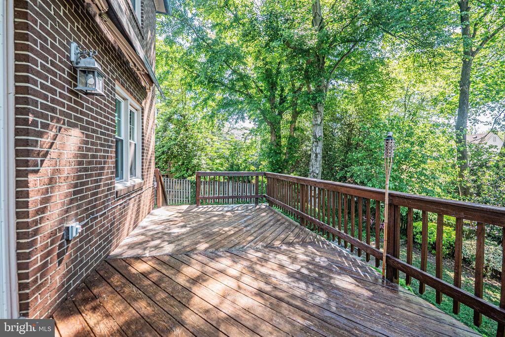 3901 LOCUST LANE