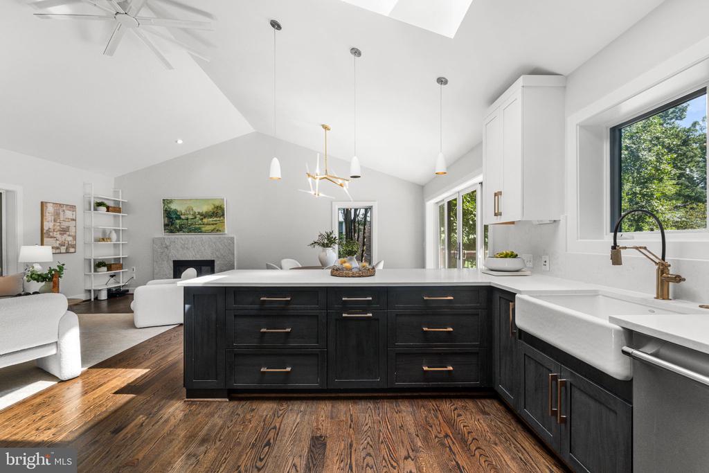 6417 LYRIC LANE