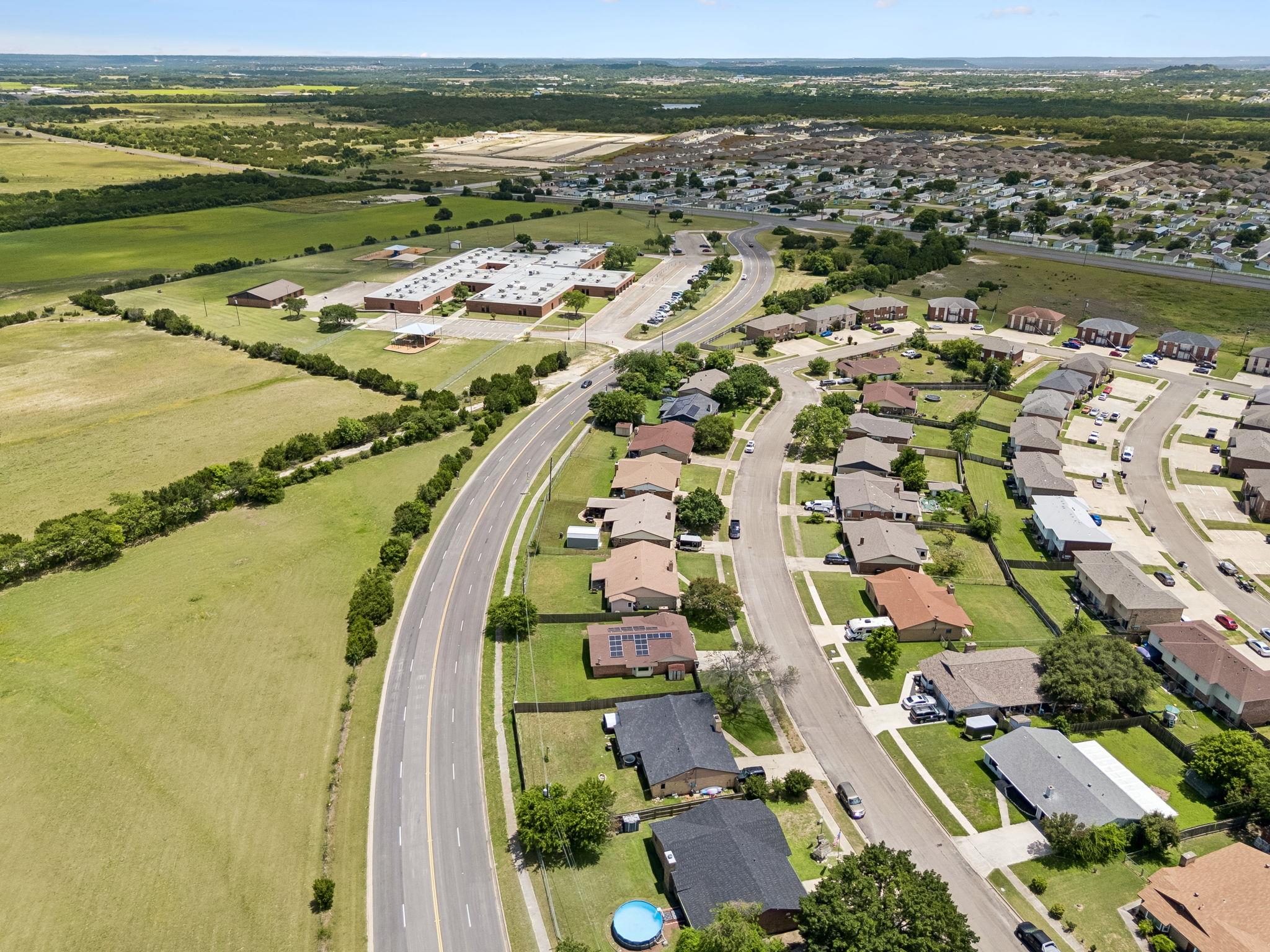 5905 Dan DR
