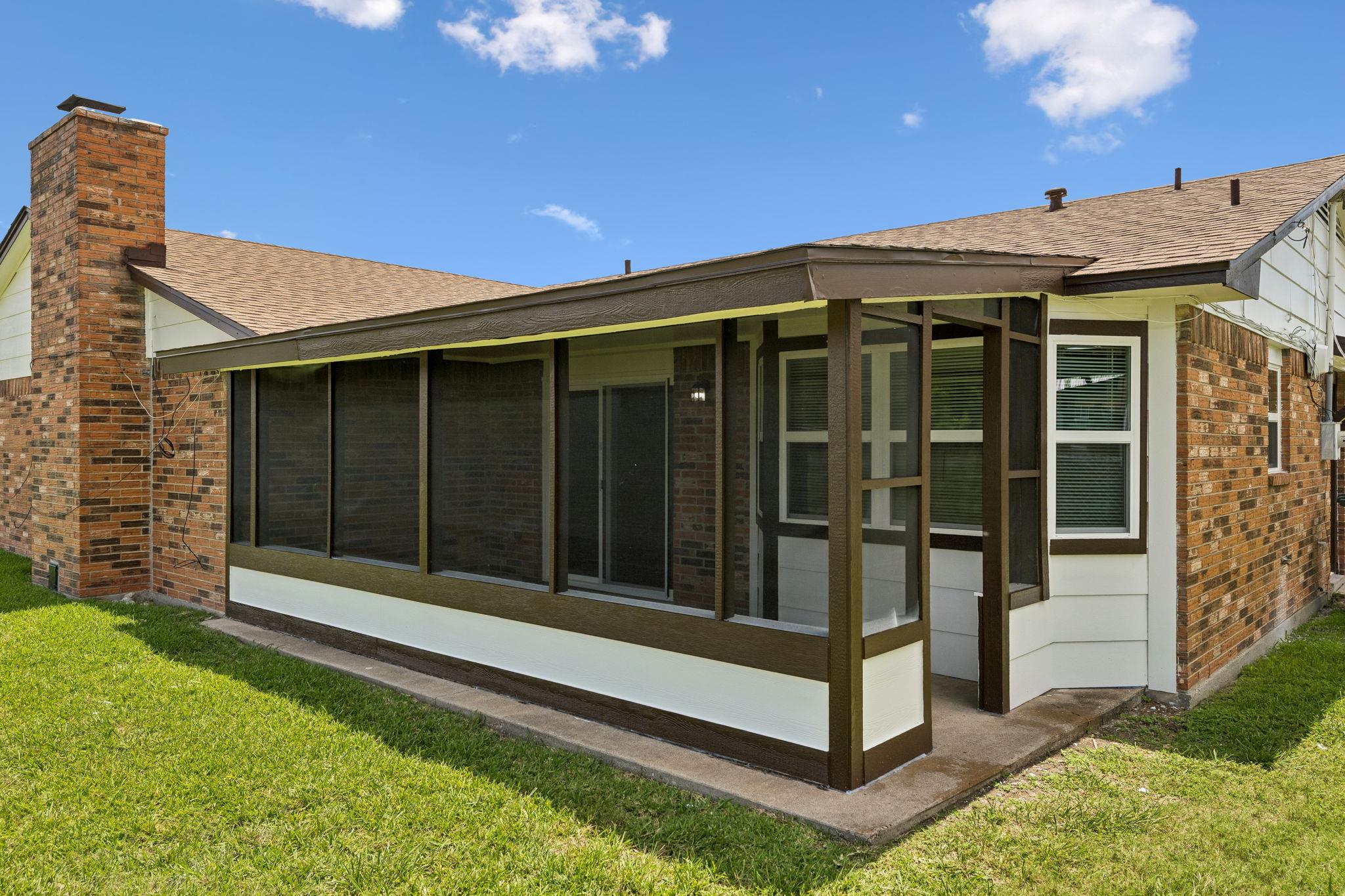 5905 Dan DR