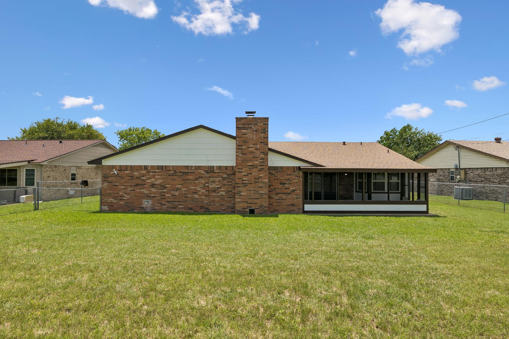 5905 Dan DR