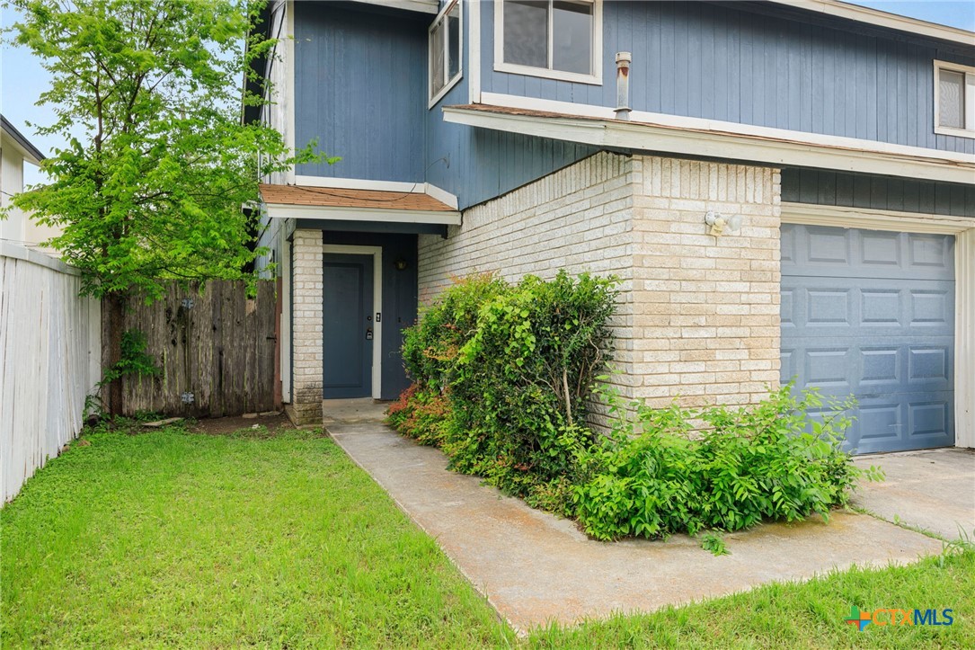 2402 Skylark Circle