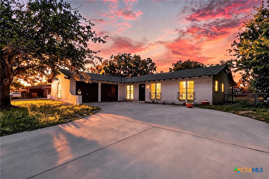 1901 Bundrant Drive