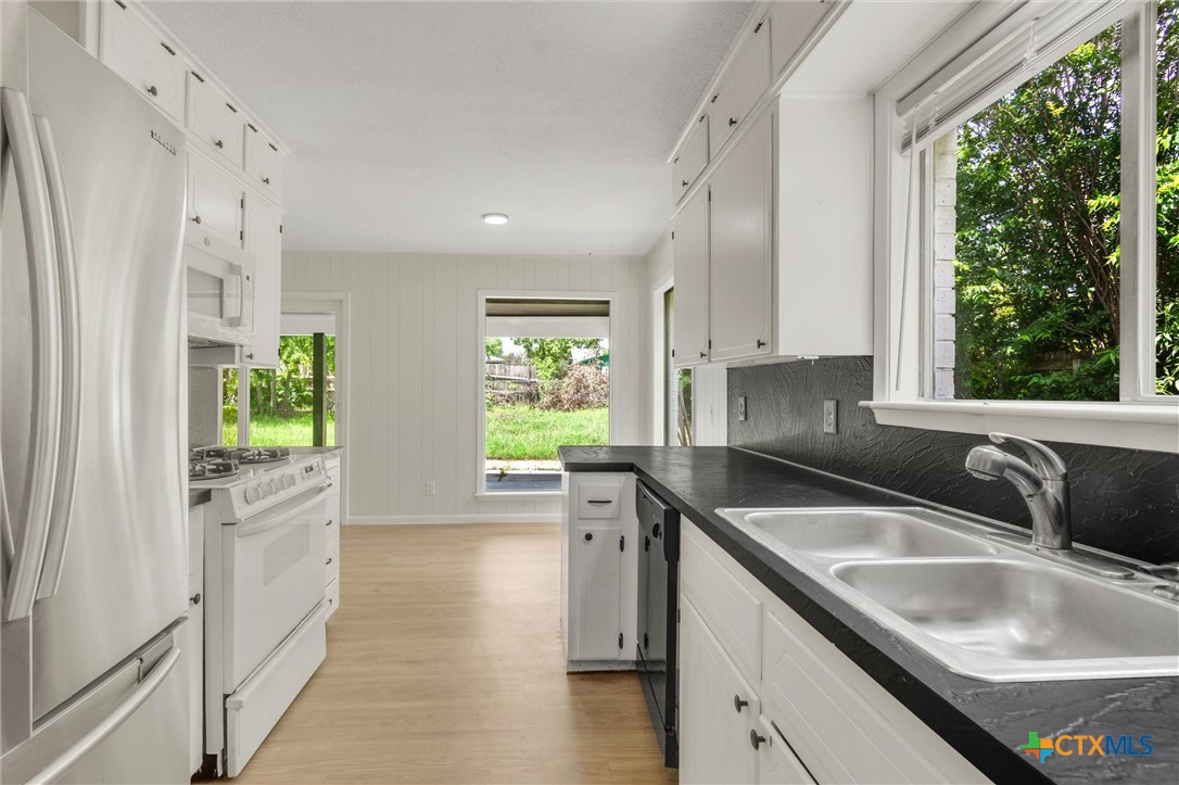 1901 Bundrant Drive